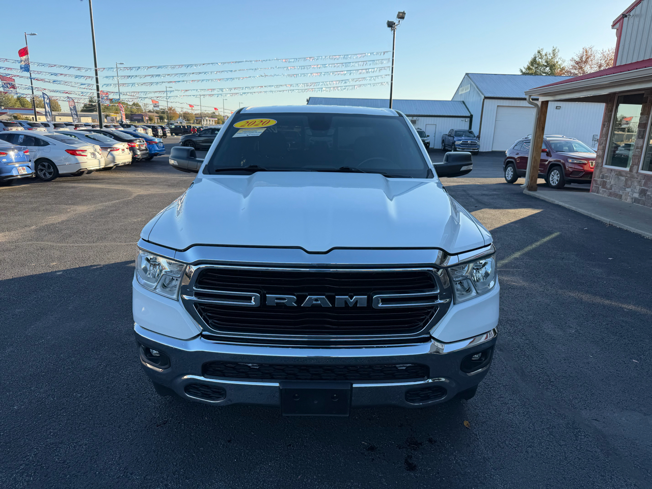 RAM 1500 Big Horn 4x4 Crew Cab 5'7" Box 2020 RAM 1500 Big Horn 4x4 Crew Cab 5'7" Box 2020