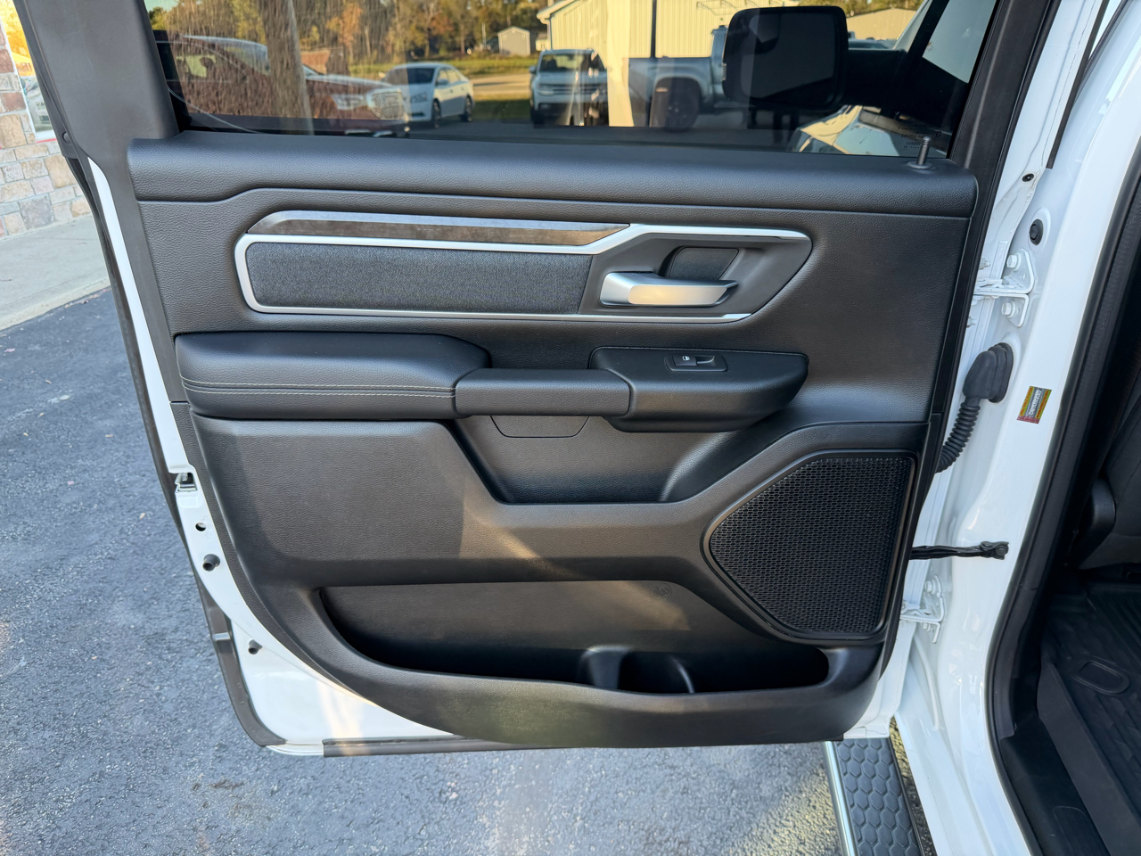 RAM 1500 Big Horn 4x4 Crew Cab 5'7" Box 2020 RAM 1500 Big Horn 4x4 Crew Cab 5'7" Box 2020