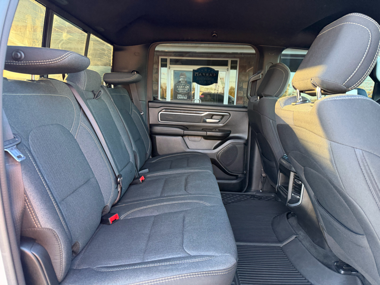 RAM 1500 Big Horn 4x4 Crew Cab 5'7" Box 2020 RAM 1500 Big Horn 4x4 Crew Cab 5'7" Box 2020