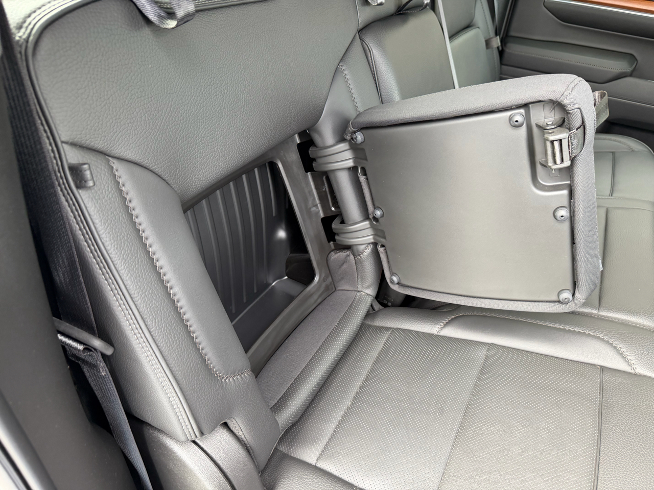 GMC Sierra 1500 4WD Crew Cab 147" Denali 2022 GMC Sierra 1500 4WD Crew Cab 147" Denali 2022