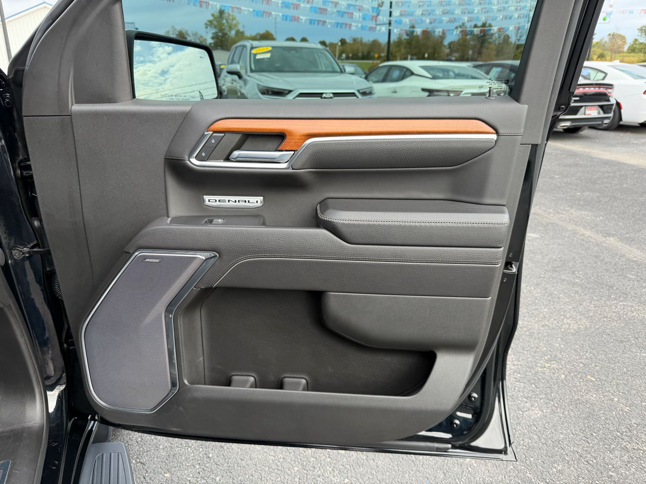 GMC Sierra 1500 4WD Crew Cab 147" Denali 2022 GMC Sierra 1500 4WD Crew Cab 147" Denali 2022