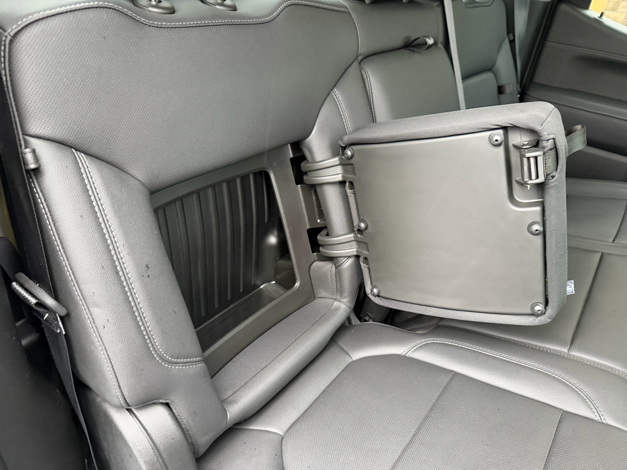 GMC Sierra 1500 4WD Crew Cab 147" SLT 2021 GMC Sierra 1500 4WD Crew Cab 147" SLT 2021