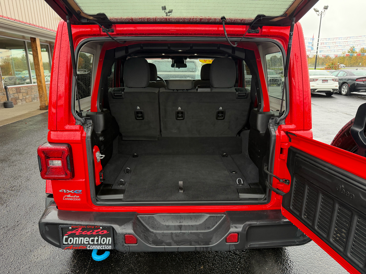 Jeep Wrangler 4xe Sahara 4x4 2024 Jeep Wrangler 4xe Sahara 4x4 2024