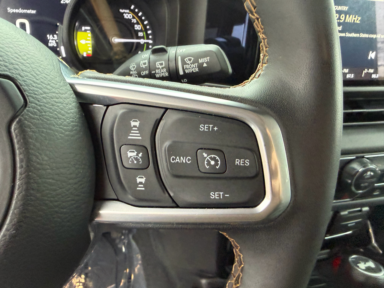 Jeep Wrangler 4xe Sahara 4x4 2024 Jeep Wrangler 4xe Sahara 4x4 2024