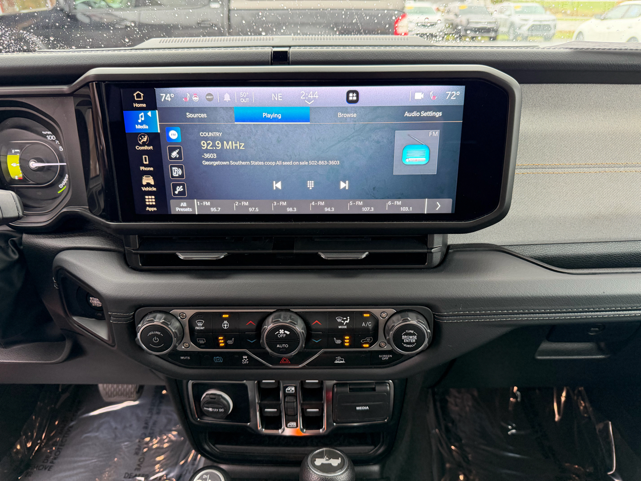 Jeep Wrangler 4xe Sahara 4x4 2024 Jeep Wrangler 4xe Sahara 4x4 2024