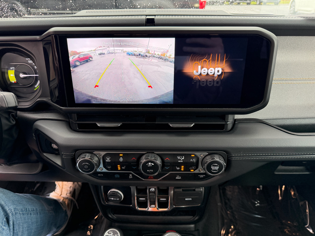 Jeep Wrangler 4xe Sahara 4x4 2024 Jeep Wrangler 4xe Sahara 4x4 2024