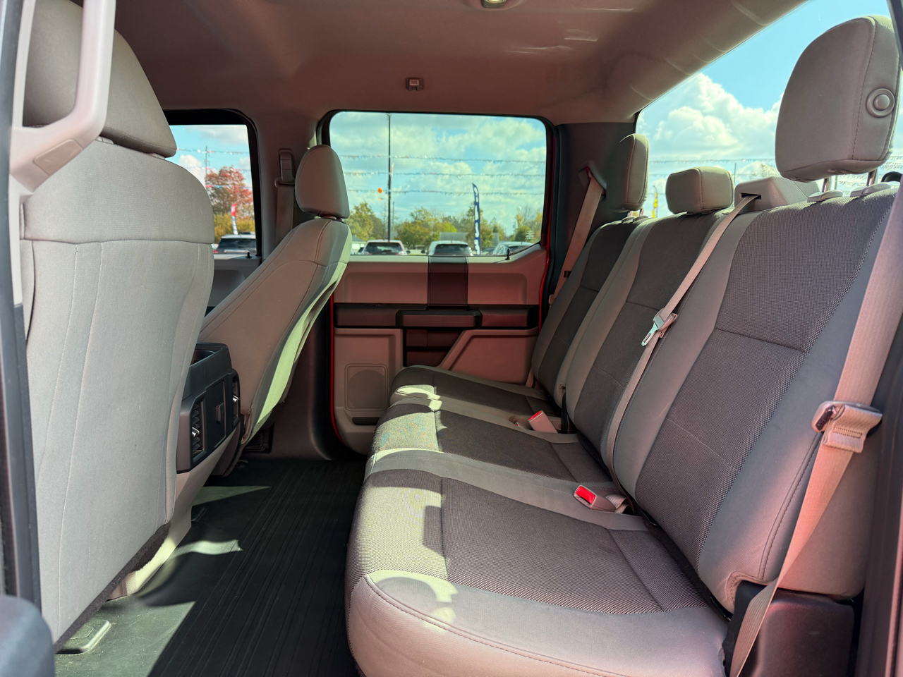 Ford F-150 4WD SuperCrew 150" XL 2015 Ford F-150 4WD SuperCrew 150" XL 2015