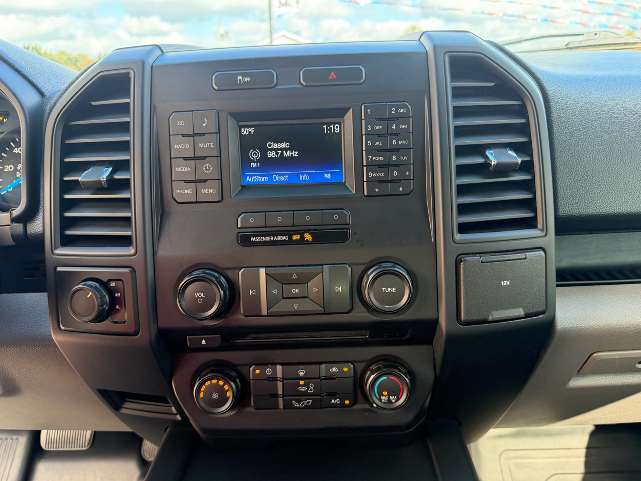 Ford F-150 4WD SuperCrew 150" XL 2015 Ford F-150 4WD SuperCrew 150" XL 2015