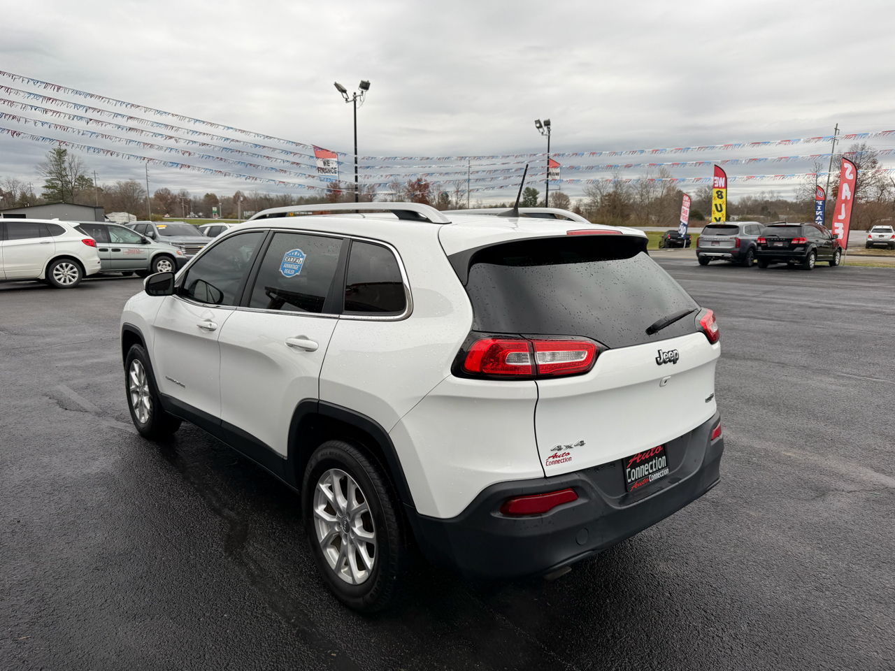 2017 Jeep Cherokee Latitude photo 2