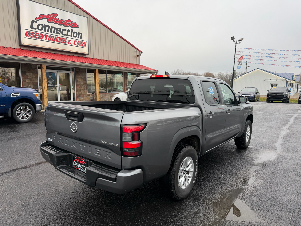 2024 Nissan Frontier Crew Cab SV photo 2
