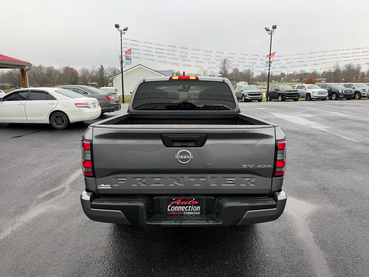 2024 Nissan Frontier Crew Cab SV photo 3