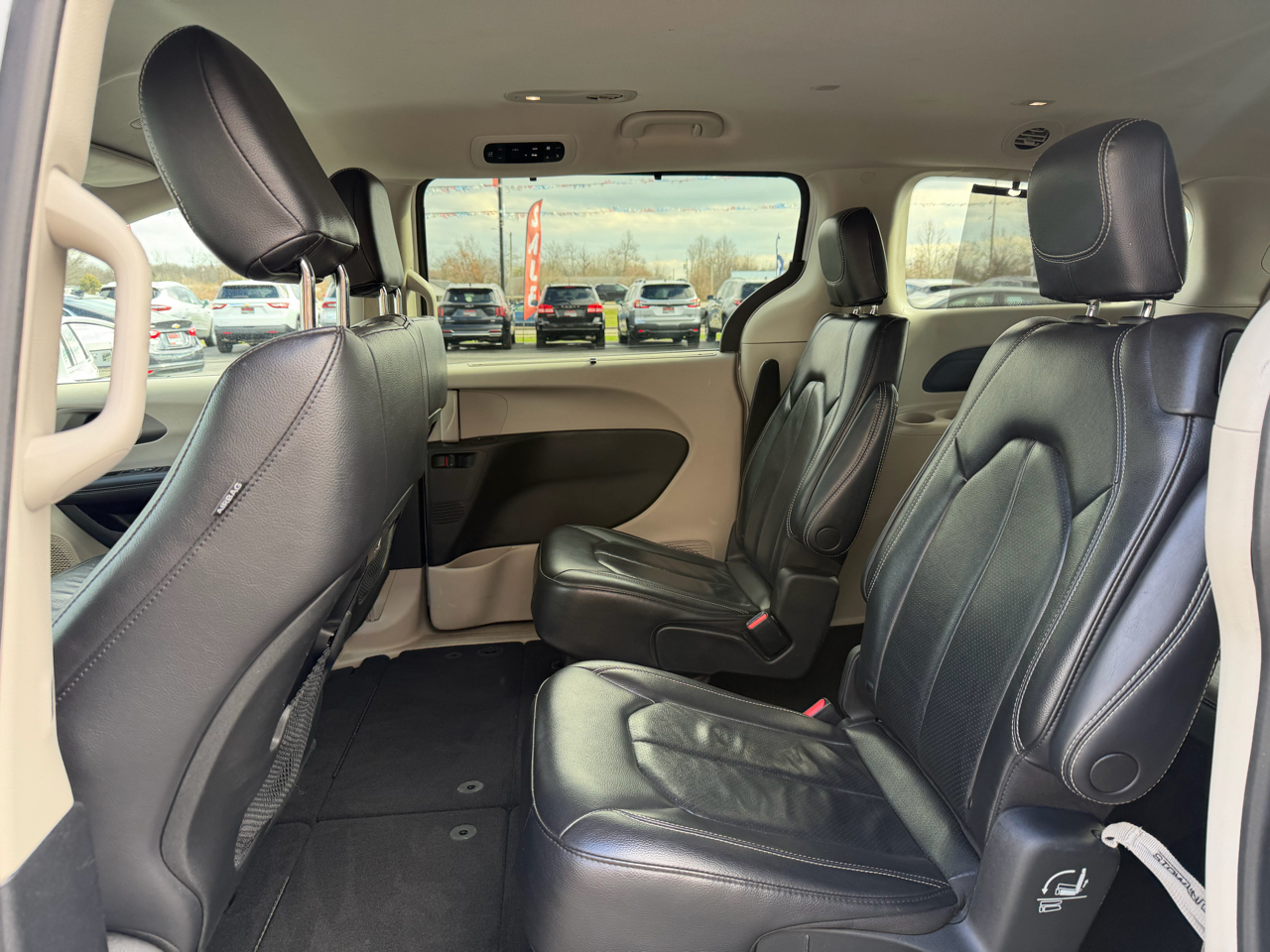Chrysler Pacifica Touring L FWD 2022