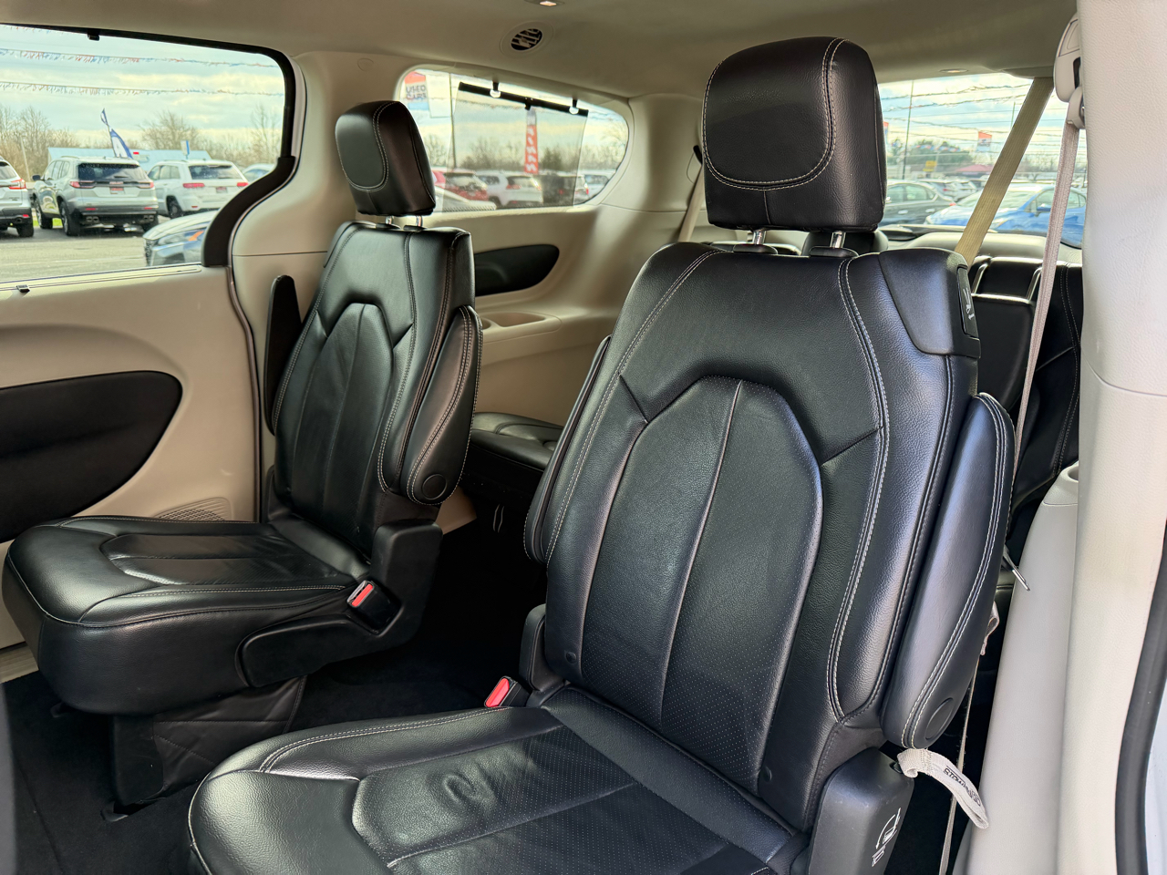 Chrysler Pacifica Touring L FWD 2022