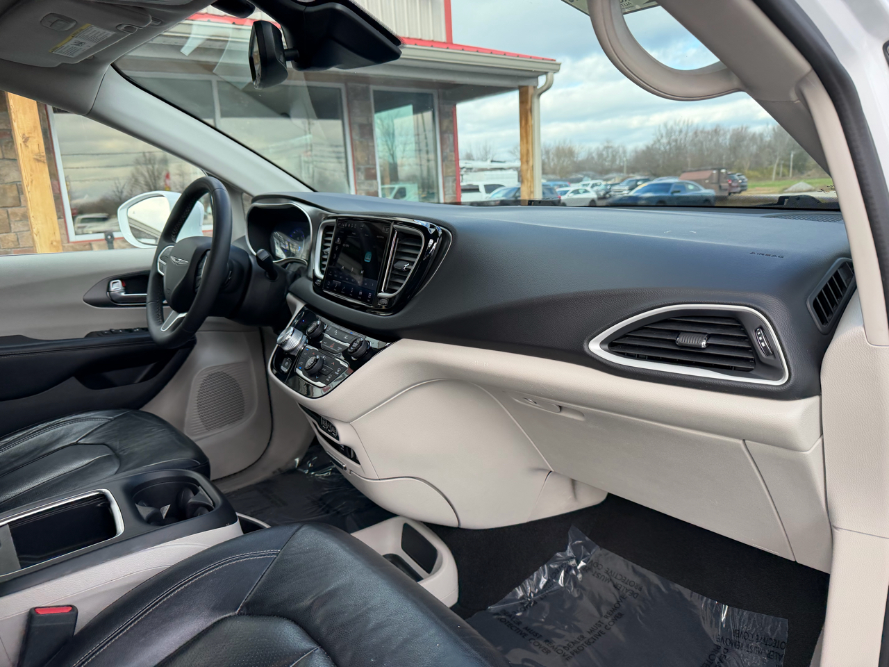 Chrysler Pacifica Touring L FWD 2022