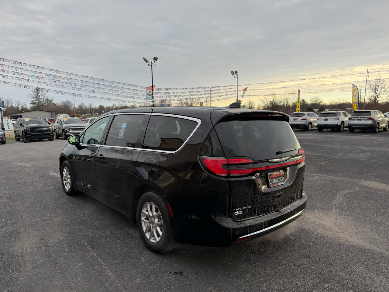 Chrysler Pacifica Touring L FWD 2024