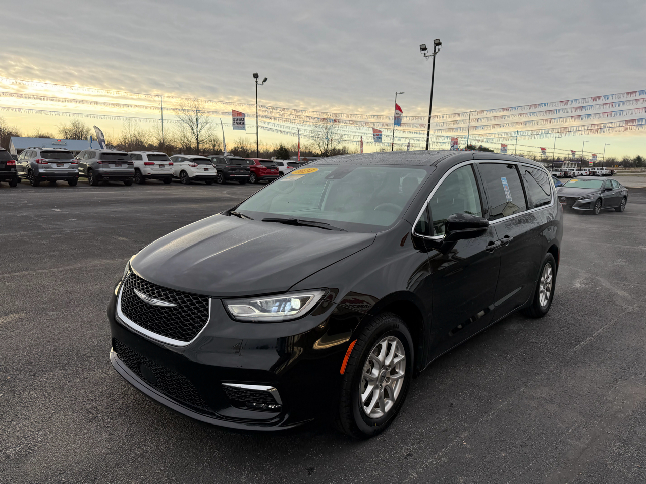 Chrysler Pacifica Touring L FWD 2024