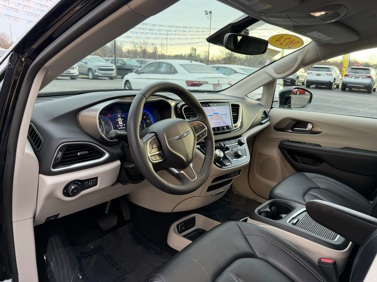 Chrysler Pacifica Touring L FWD 2024