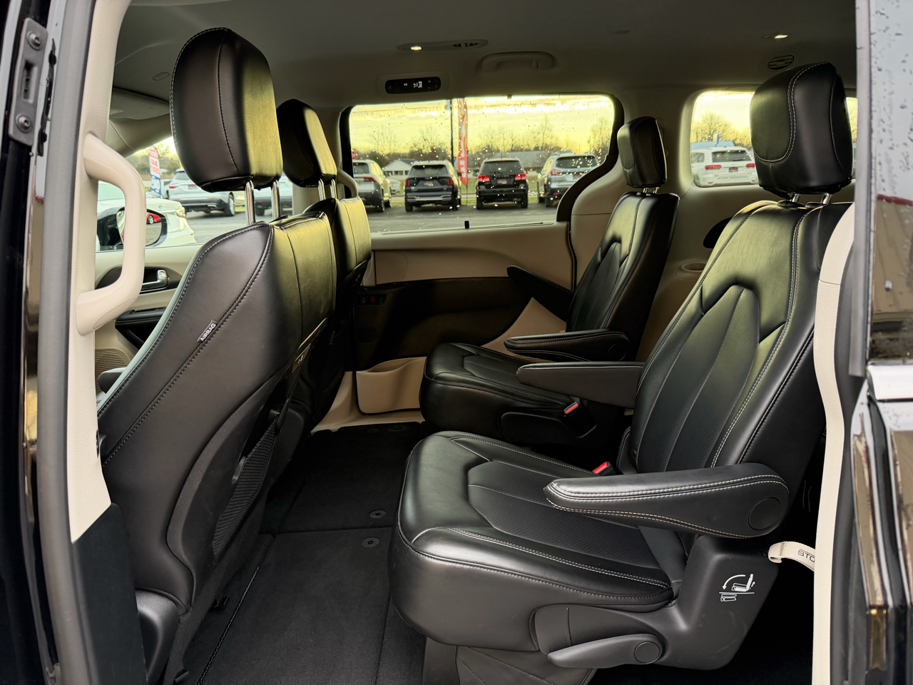 Chrysler Pacifica Touring L FWD 2024