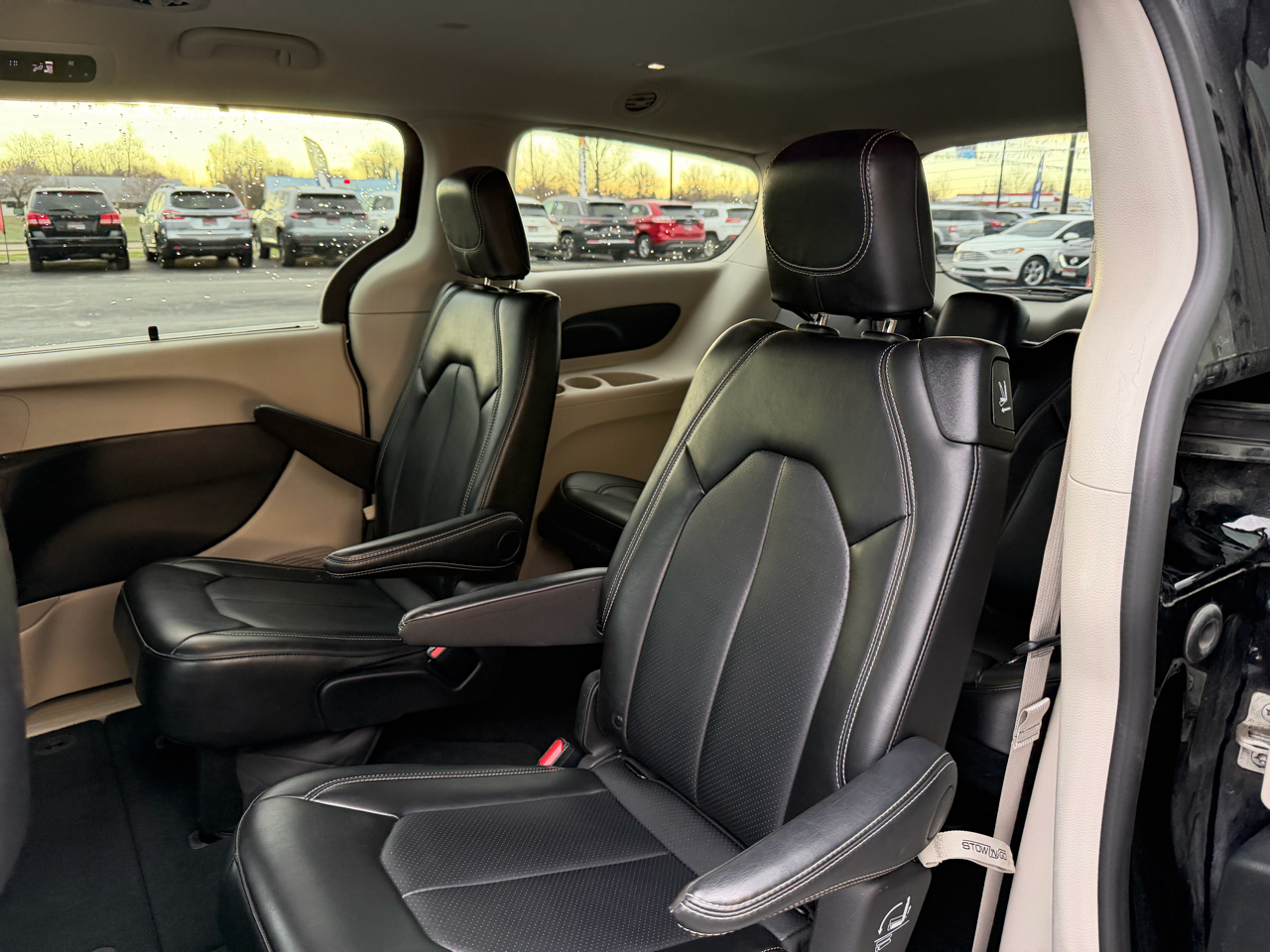 Chrysler Pacifica Touring L FWD 2024