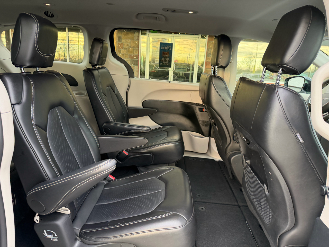 Chrysler Pacifica Touring L FWD 2024