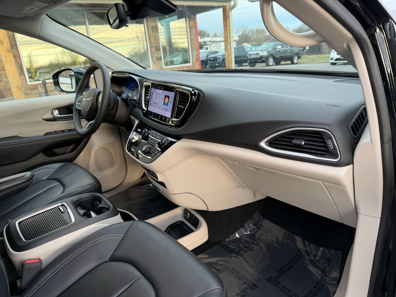 Chrysler Pacifica Touring L FWD 2024