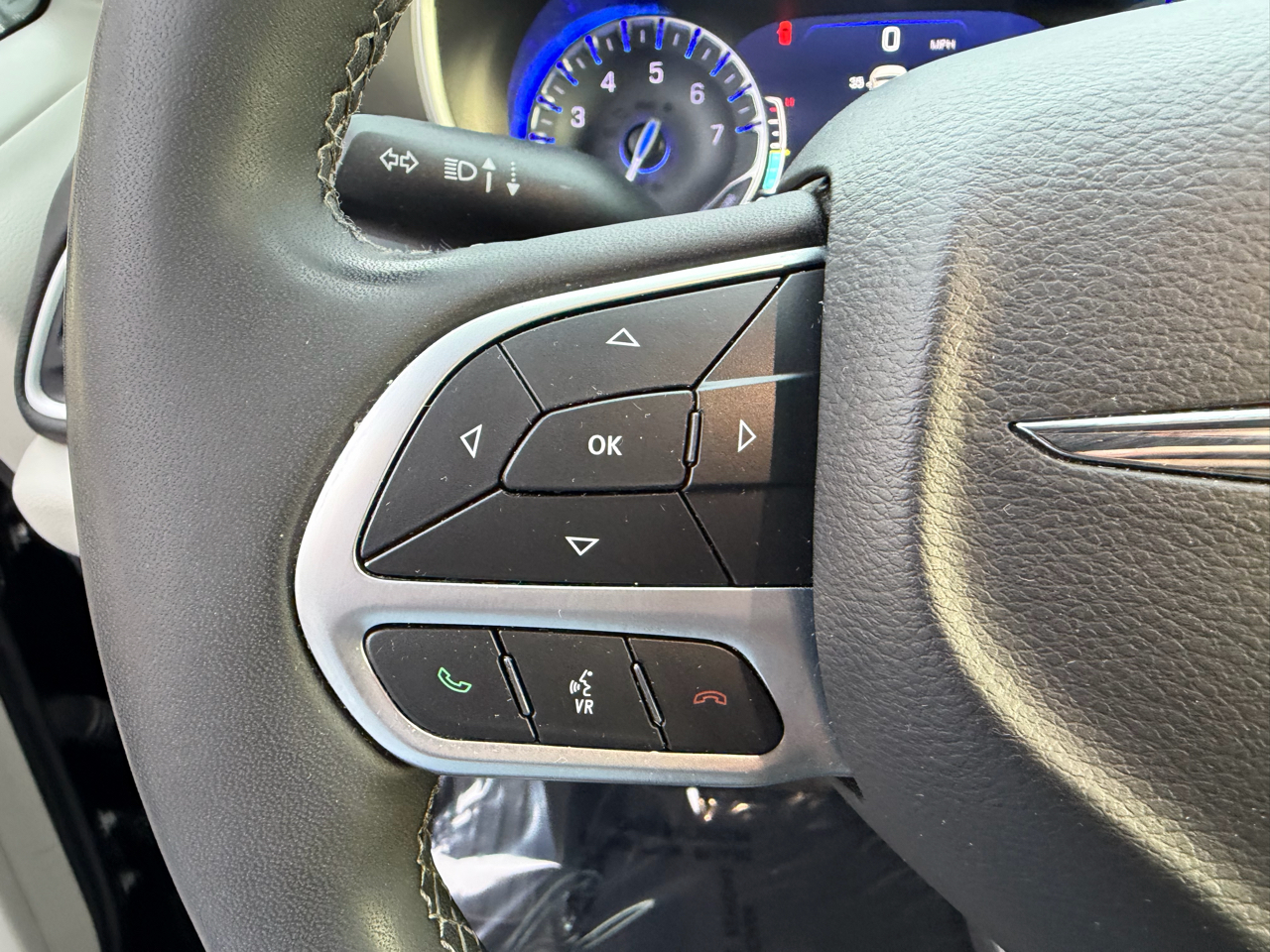 Chrysler Pacifica Touring L FWD 2024