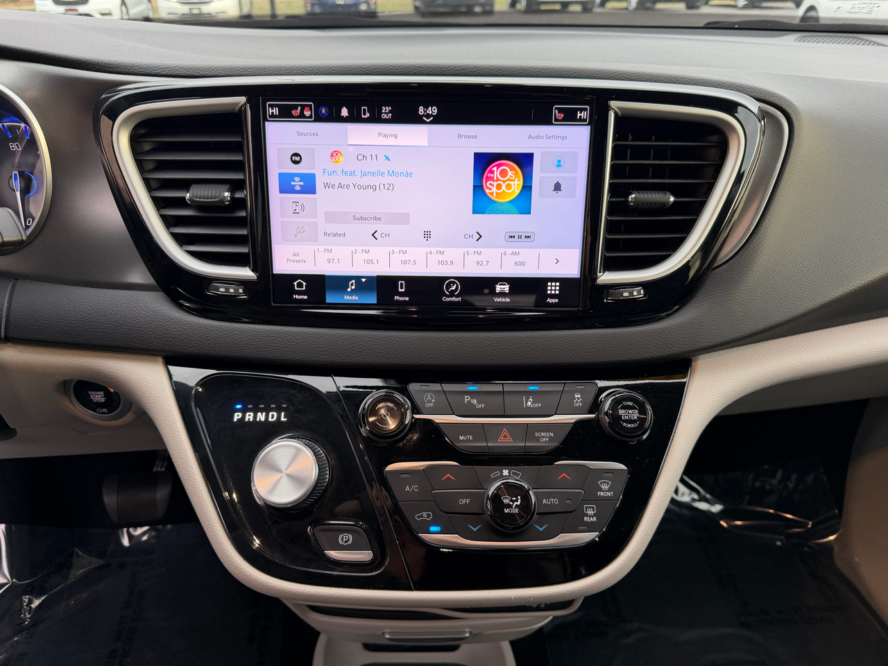 Chrysler Pacifica Touring L FWD 2024