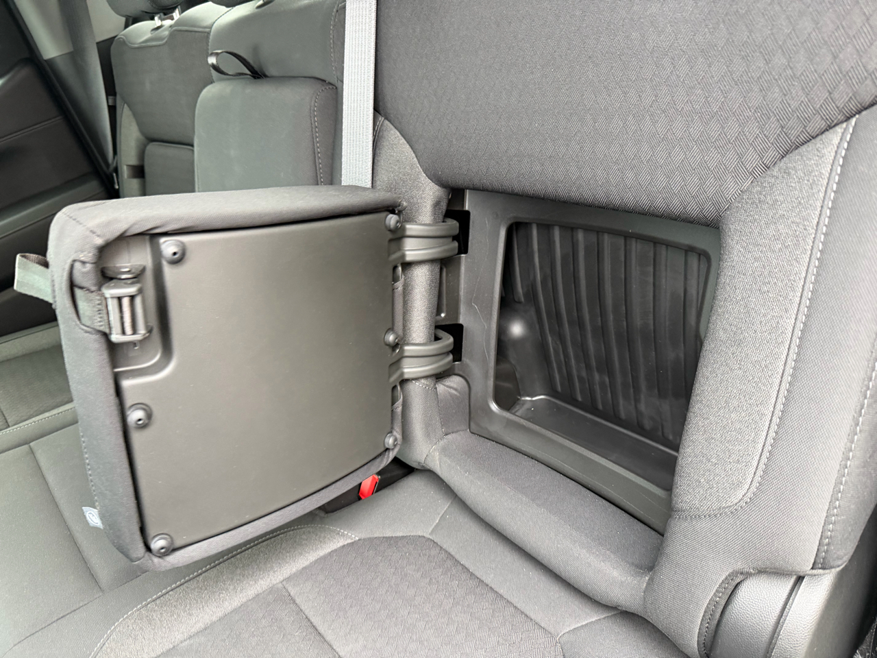 Chevrolet Silverado 1500 4WD Crew Cab 147" RST 2021