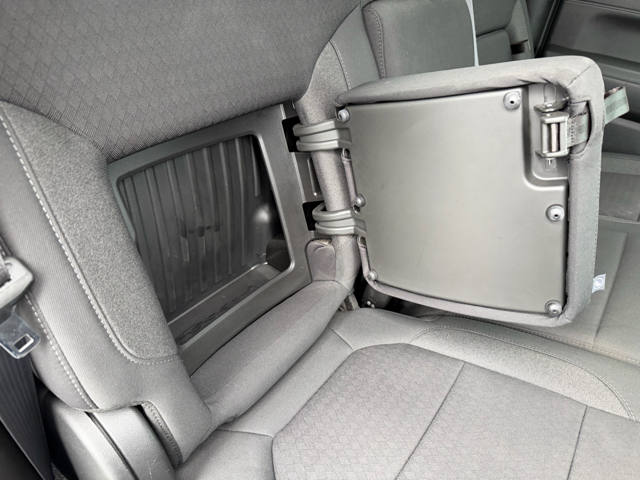 Chevrolet Silverado 1500 4WD Crew Cab 147" RST 2021