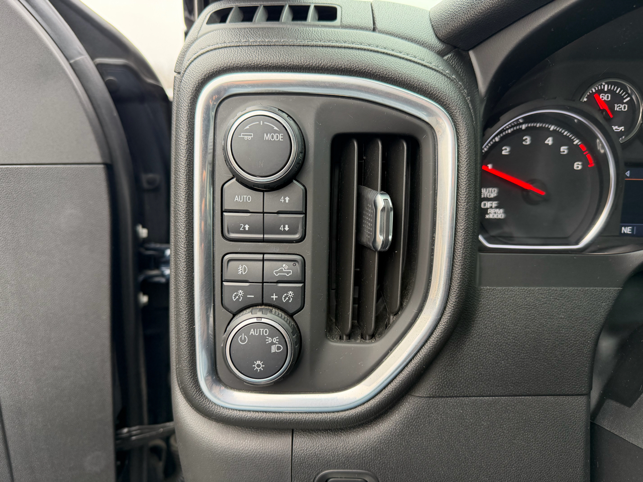 Chevrolet Silverado 1500 4WD Crew Cab 147" RST 2021