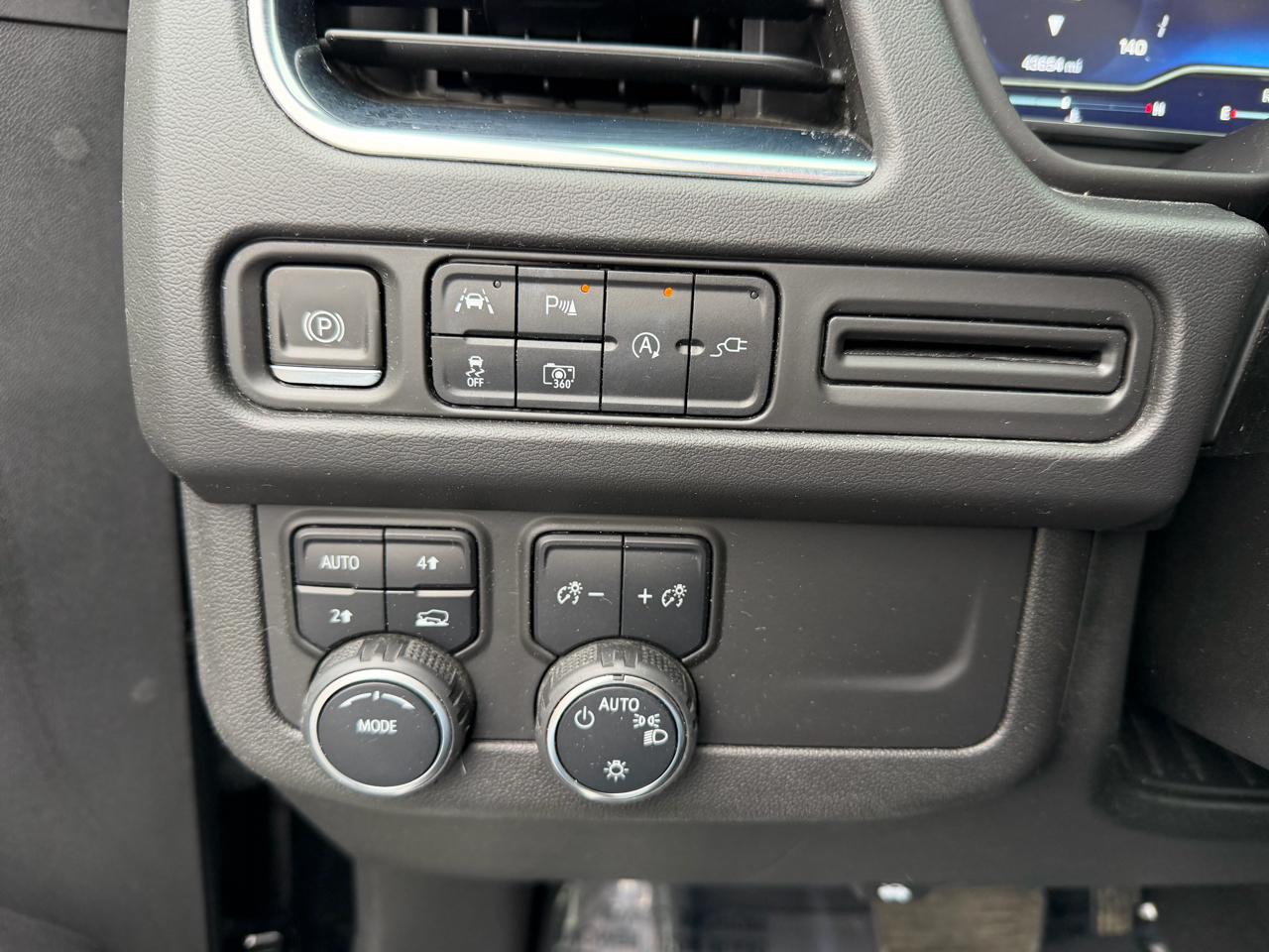 Chevrolet Tahoe 4WD 4dr LT 2022