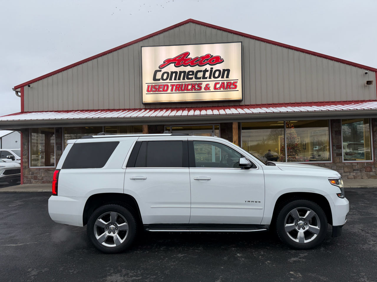Chevrolet Tahoe 4WD 4dr Premier 2017