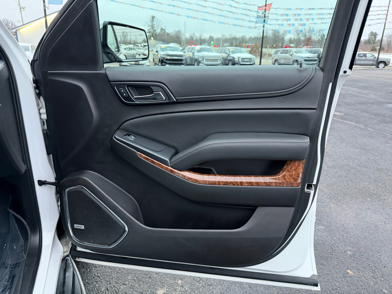 Chevrolet Tahoe 4WD 4dr Premier 2017