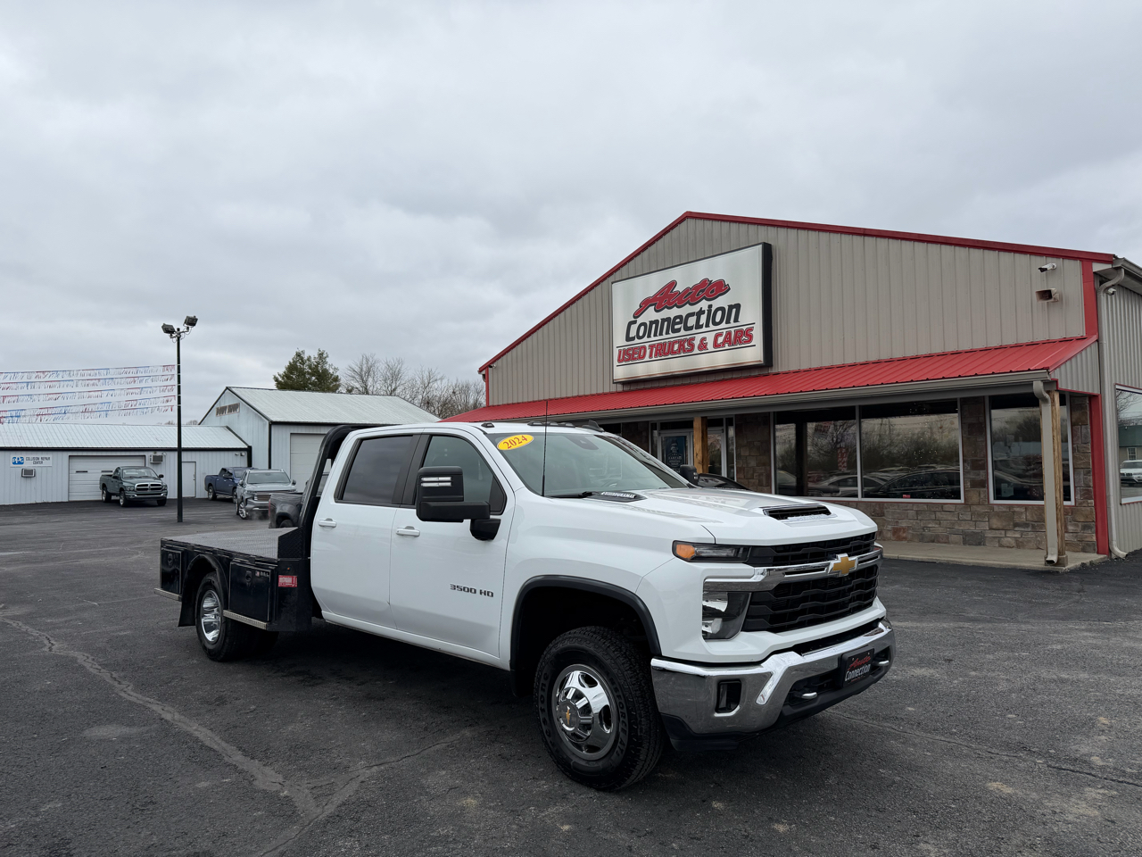 2024 Chevrolet Silverado 3500HD CC 4WD Crew Cab 177" WB, 60" CA LT
