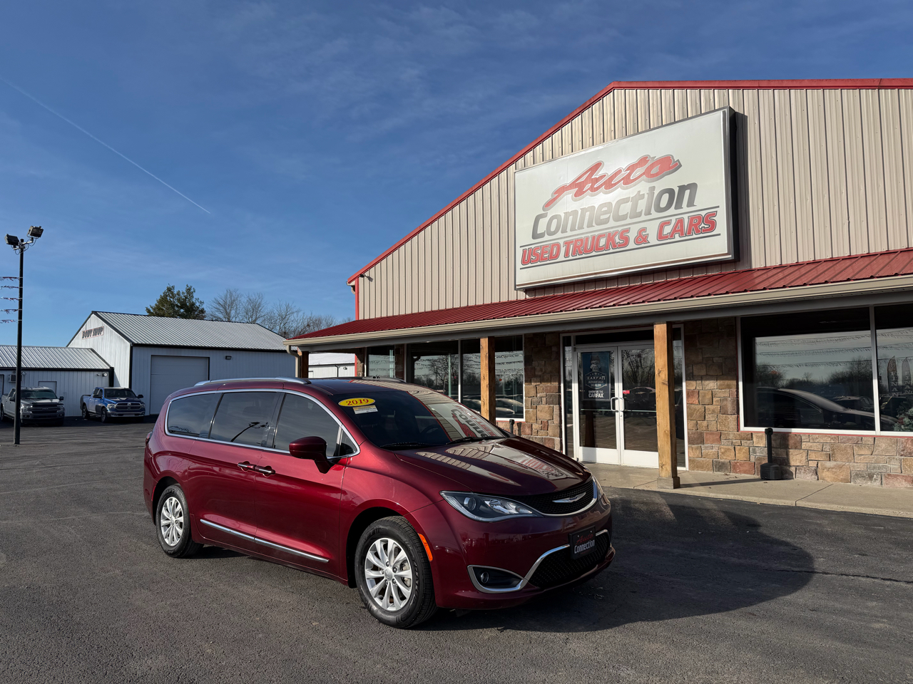 2019 Chrysler Pacifica Touring L's photo