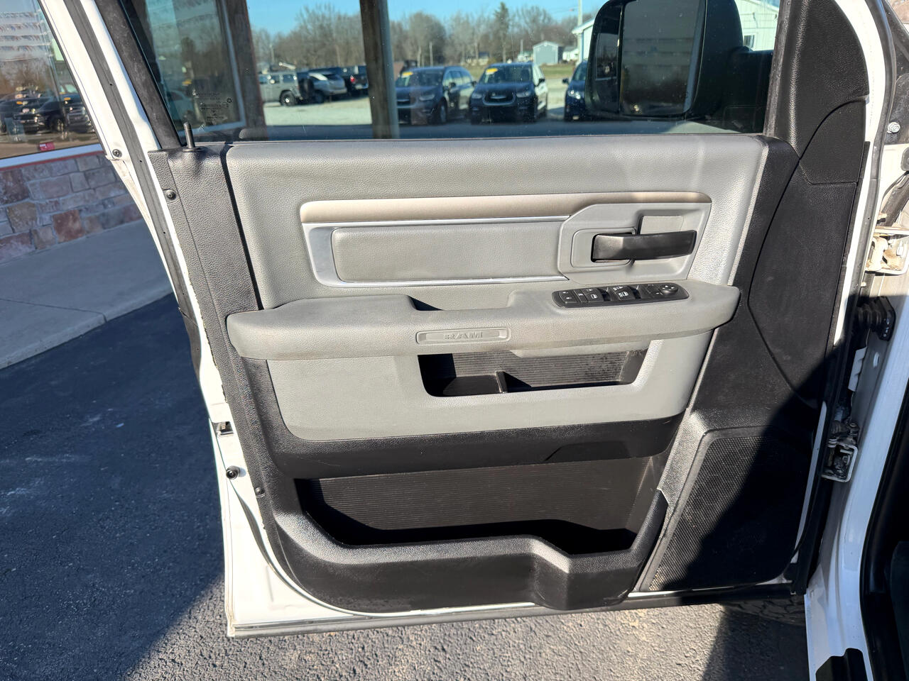 RAM 1500 2WD Quad Cab 140.5" Big Horn 2016