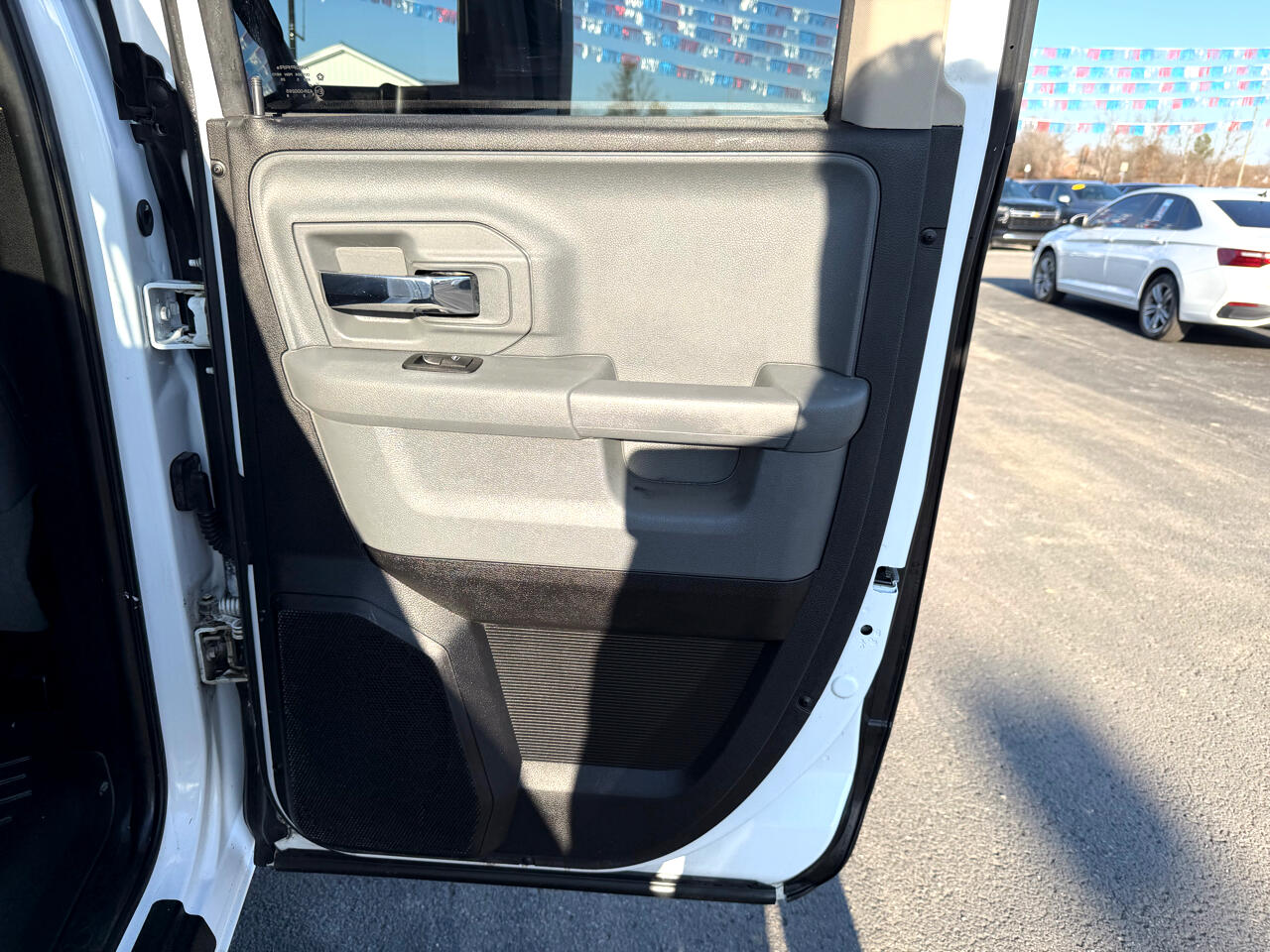 RAM 1500 2WD Quad Cab 140.5" Big Horn 2016