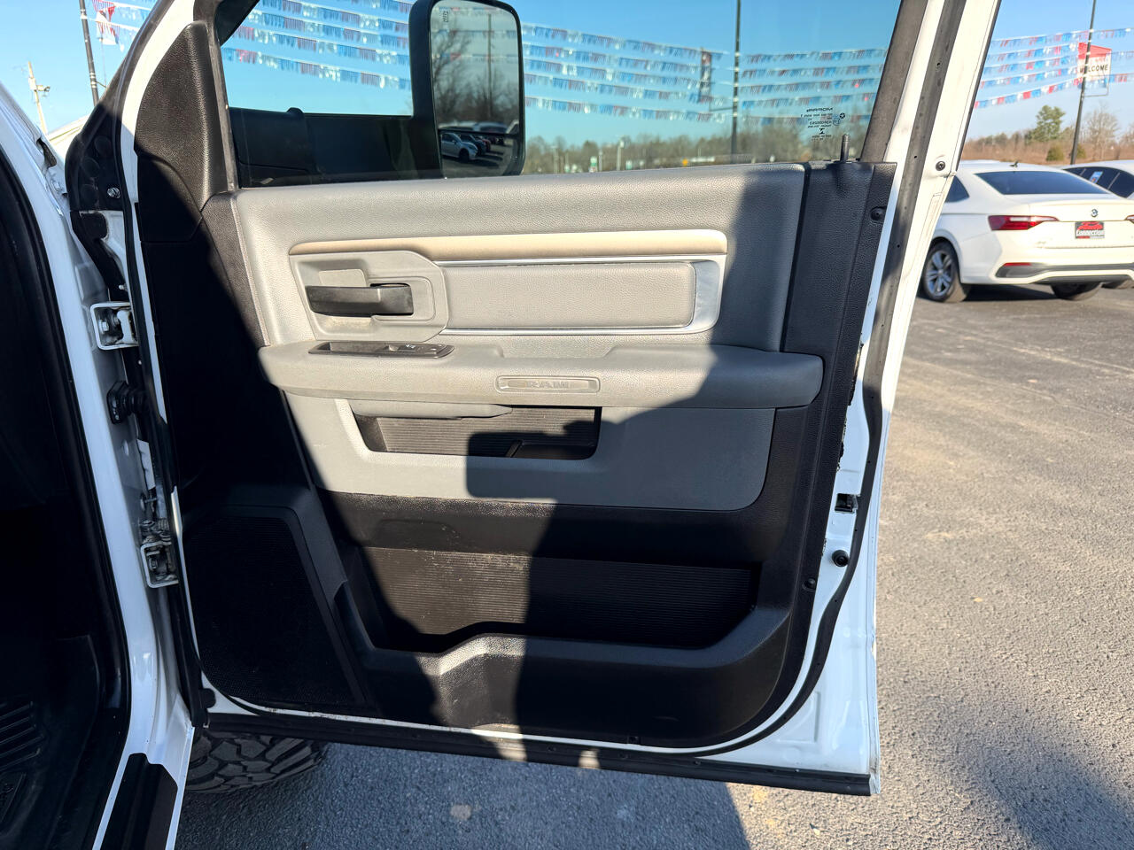 RAM 1500 2WD Quad Cab 140.5" Big Horn 2016