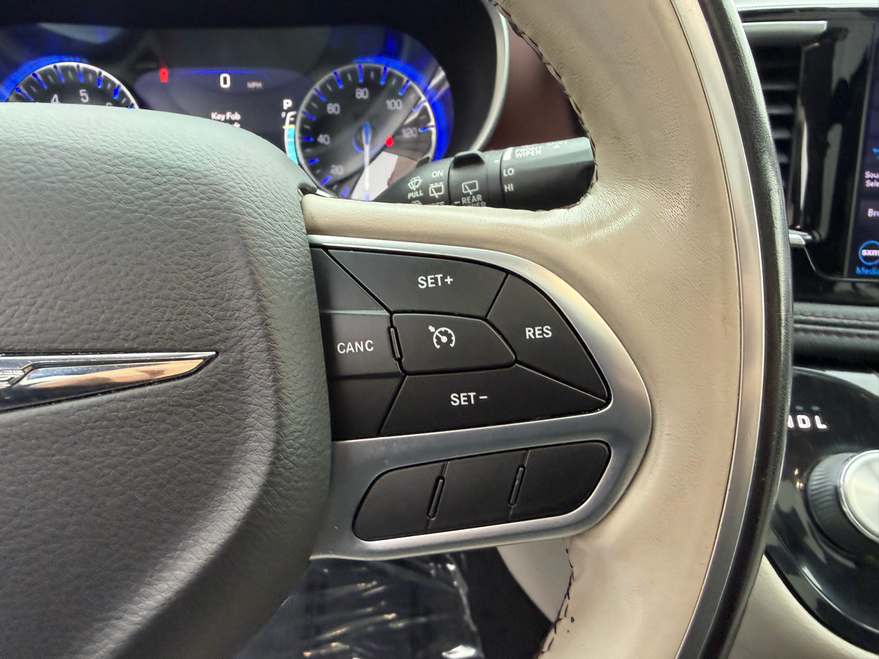 Chrysler Pacifica Limited FWD 2020