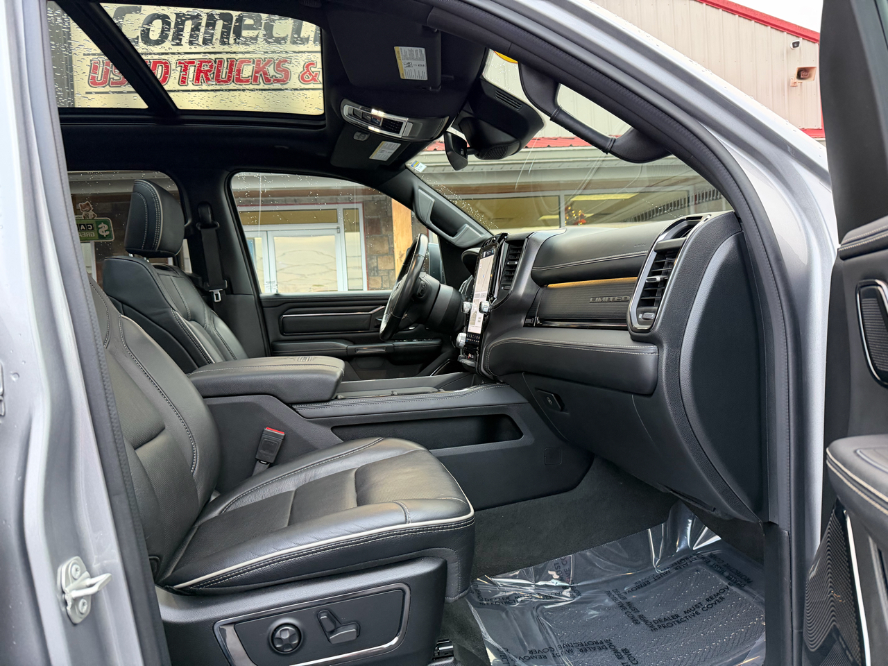 RAM 1500 Limited 4x4 Crew Cab 5'7" Box 2024