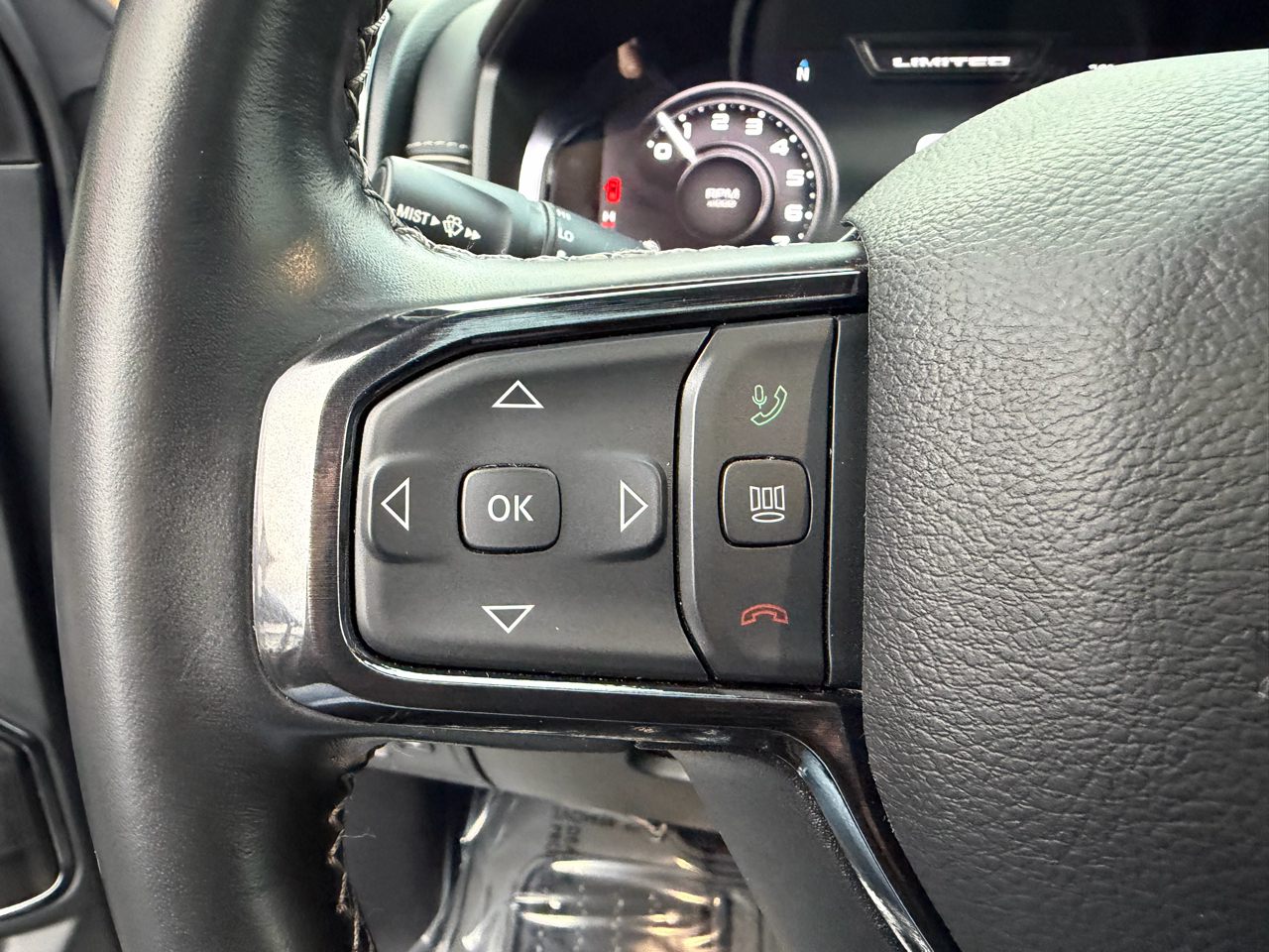 RAM 1500 Limited 4x4 Crew Cab 5'7" Box 2024