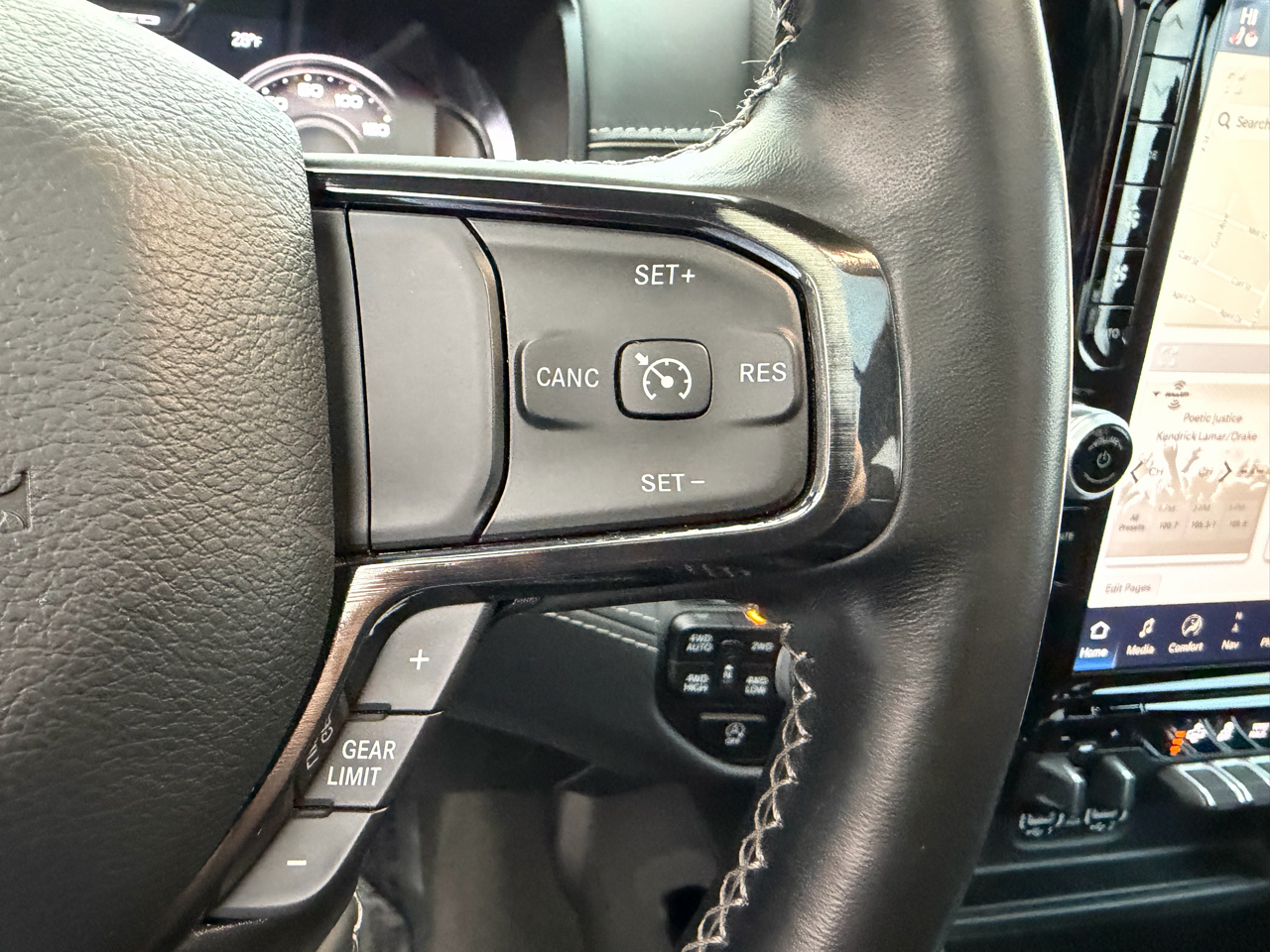 RAM 1500 Limited 4x4 Crew Cab 5'7" Box 2024