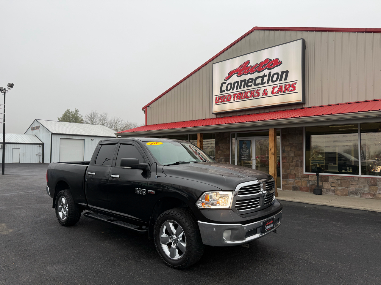 RAM 1500 Big Horn 4x4 Quad Cab 6'4" Box 2017