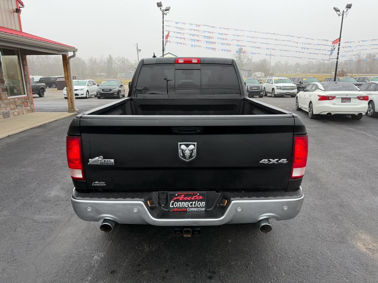 RAM 1500 Big Horn 4x4 Quad Cab 6'4" Box 2017