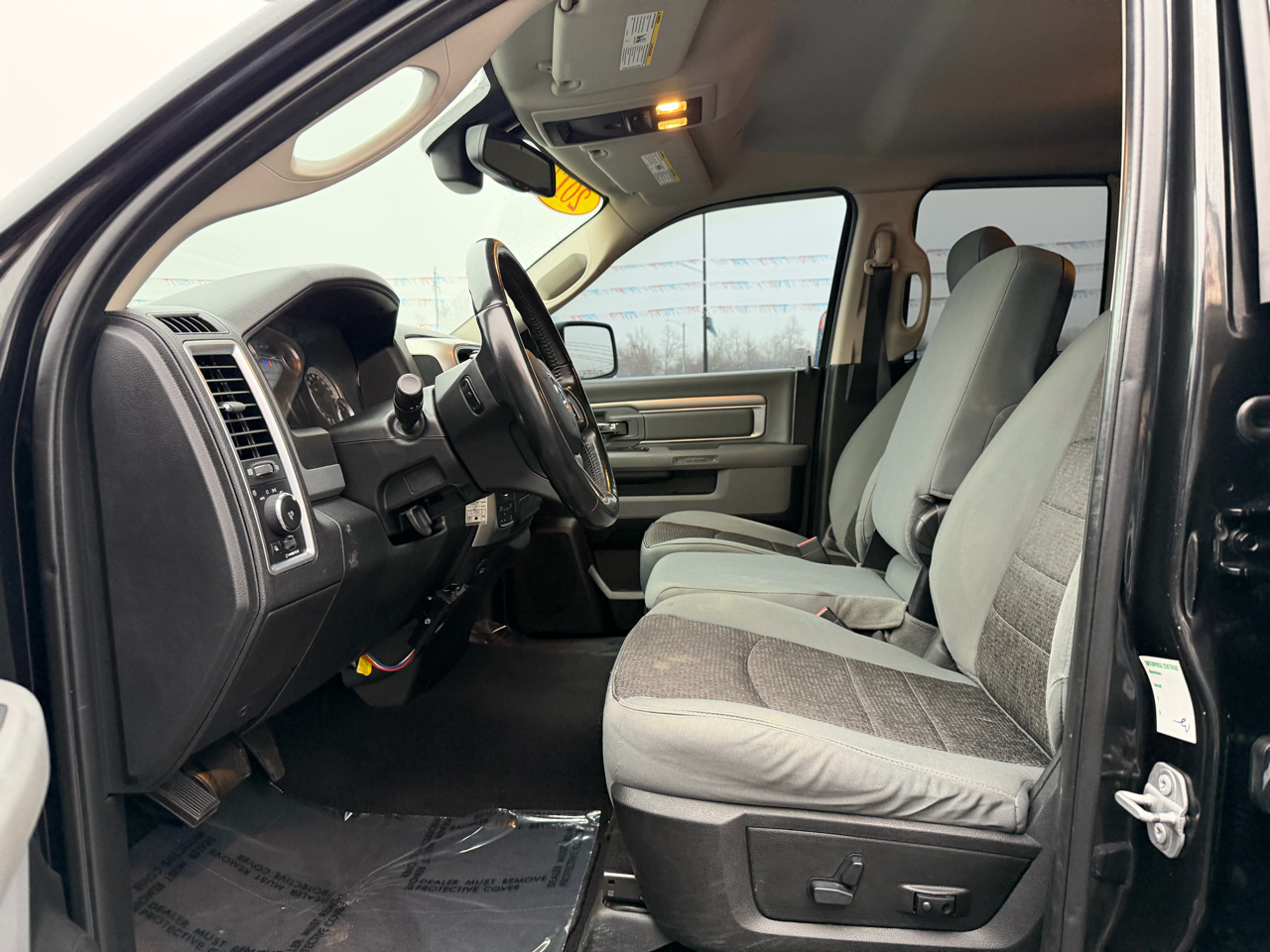 RAM 1500 Big Horn 4x4 Quad Cab 6'4" Box 2017