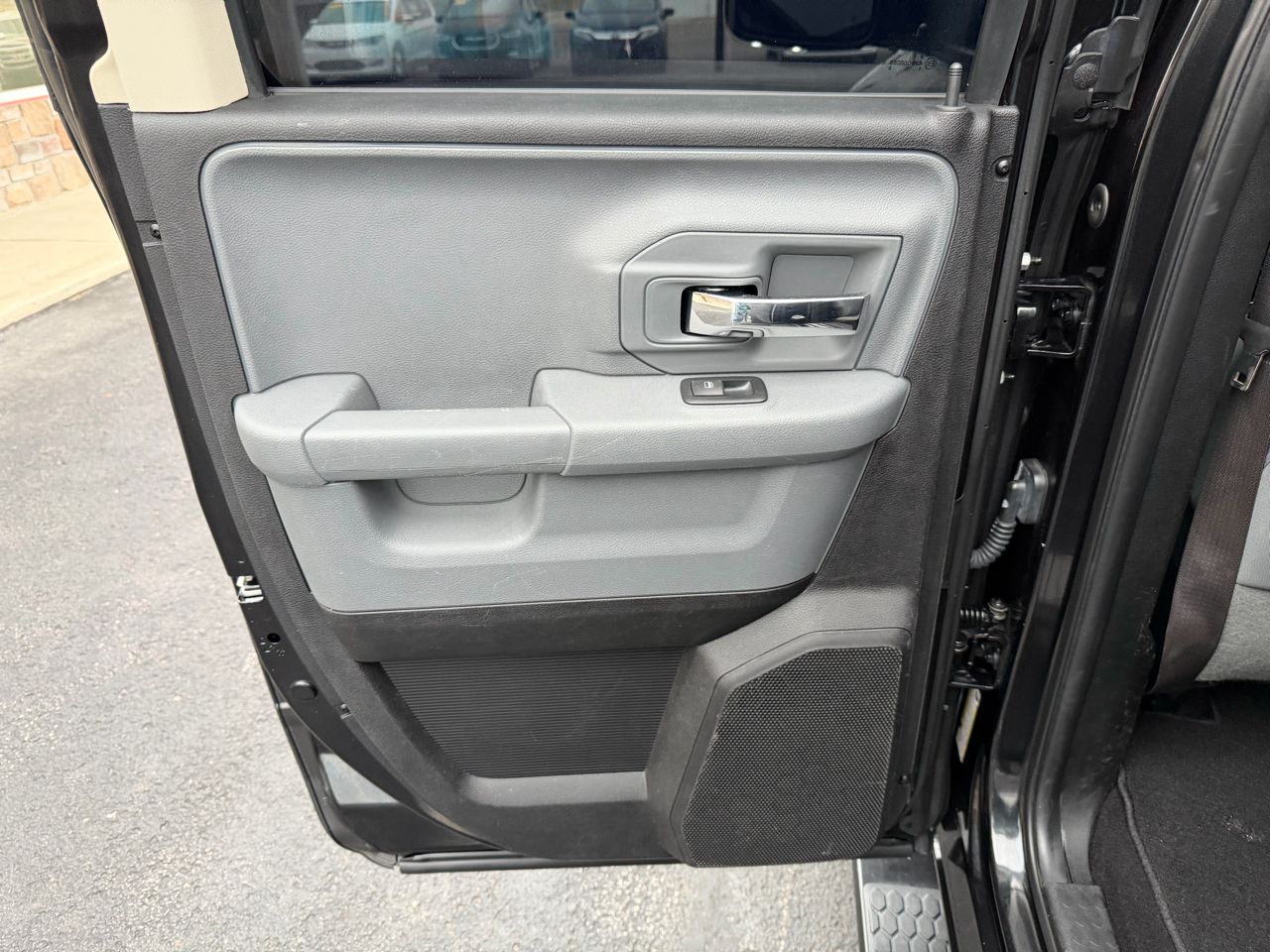 RAM 1500 Big Horn 4x4 Quad Cab 6'4" Box 2017