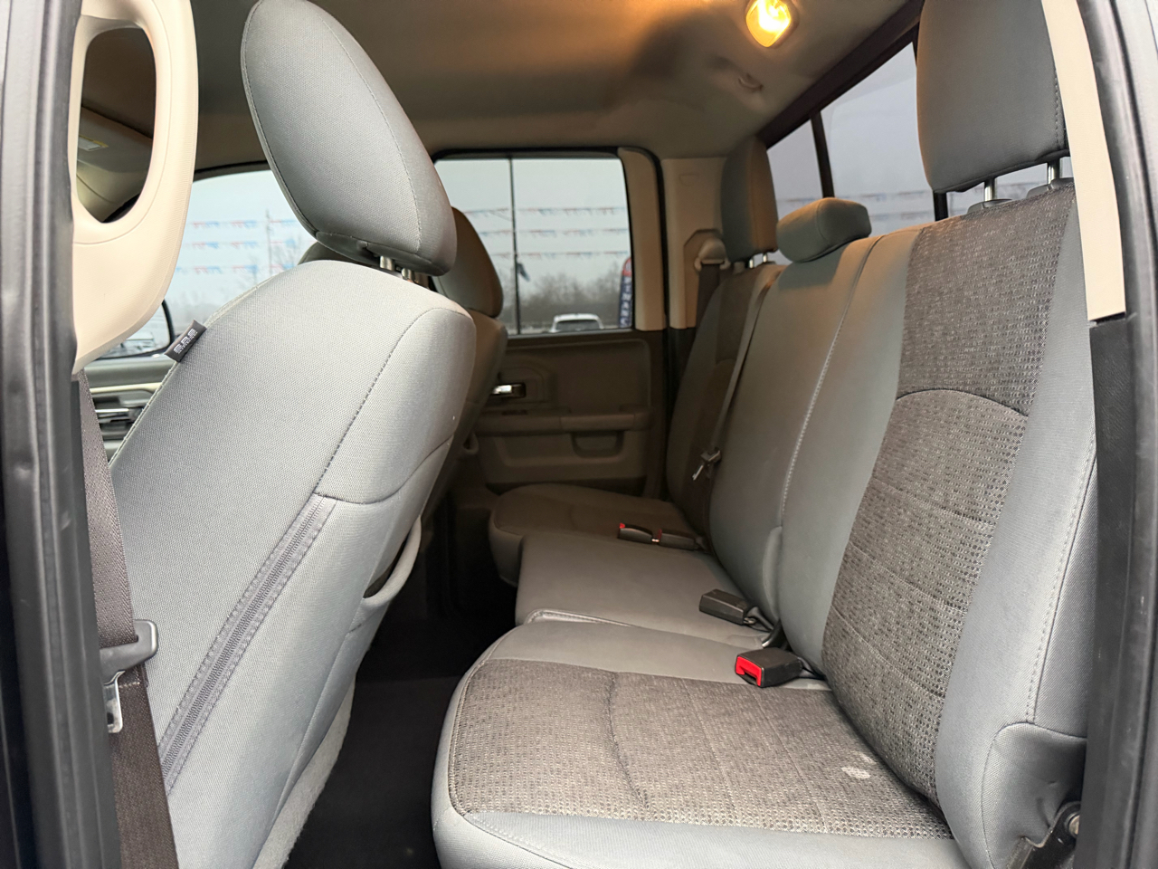 RAM 1500 Big Horn 4x4 Quad Cab 6'4" Box 2017