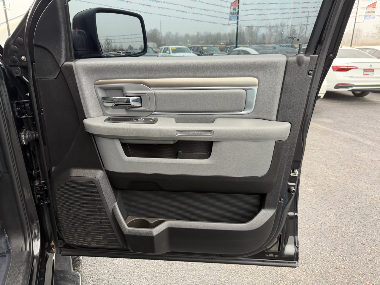 RAM 1500 Big Horn 4x4 Quad Cab 6'4" Box 2017