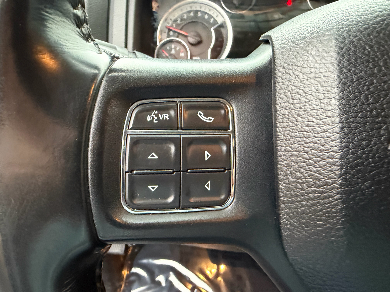 RAM 1500 Big Horn 4x4 Quad Cab 6'4" Box 2017