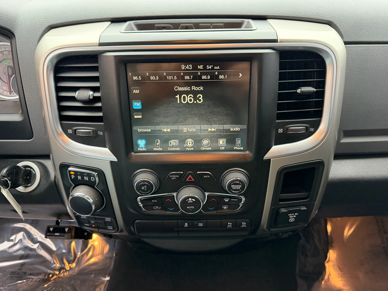 RAM 1500 Big Horn 4x4 Quad Cab 6'4" Box 2017